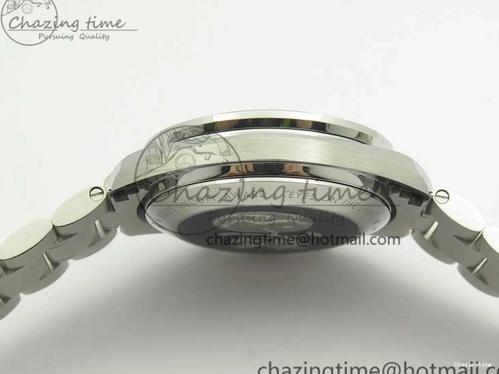 1227 Lightweight Speedmaster SS Snoopy OMF Best Edition White Dial on SS Bracelet Manual Winding Chrono Movement 7992